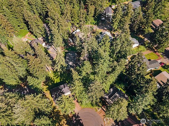 5th image of 22427 Fairwood Court SE