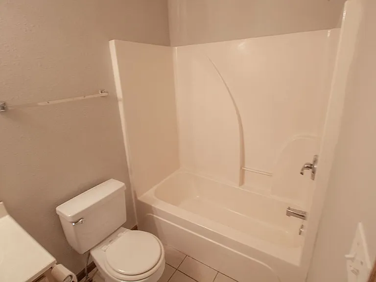 1516-1518 Citadel Dr — Photo 22