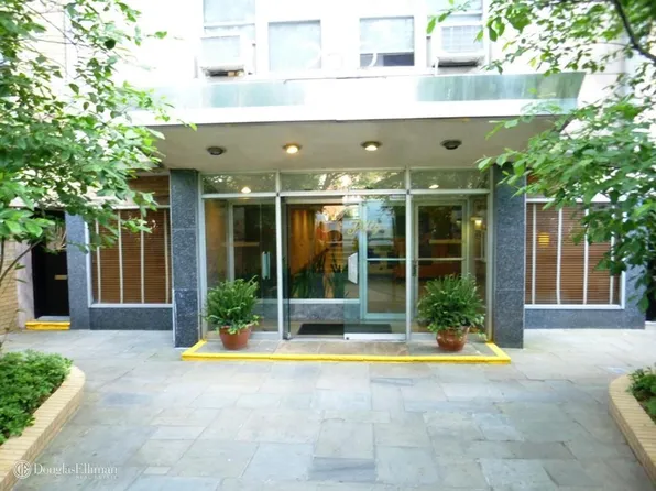 1250 Ocean Pkwy image 1 of 5