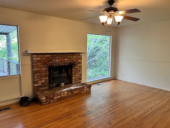 3rd image of 2509 Rollingwood Dr