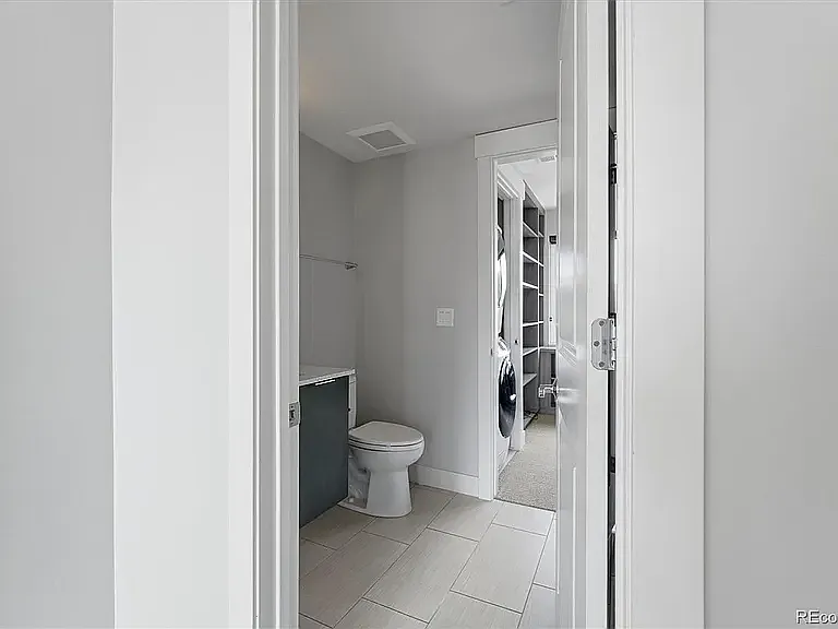 3181 Lawrence St — Photo 25