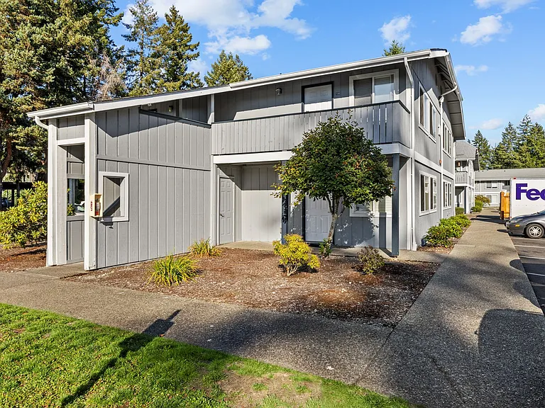 Evergreen Park Apartments in Olympia! — Photo 24