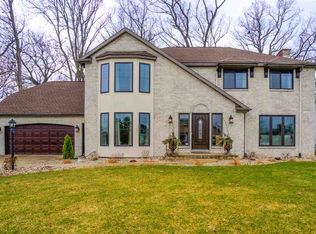 51689 Fox Pointe Ln, Granger, IN 46530
