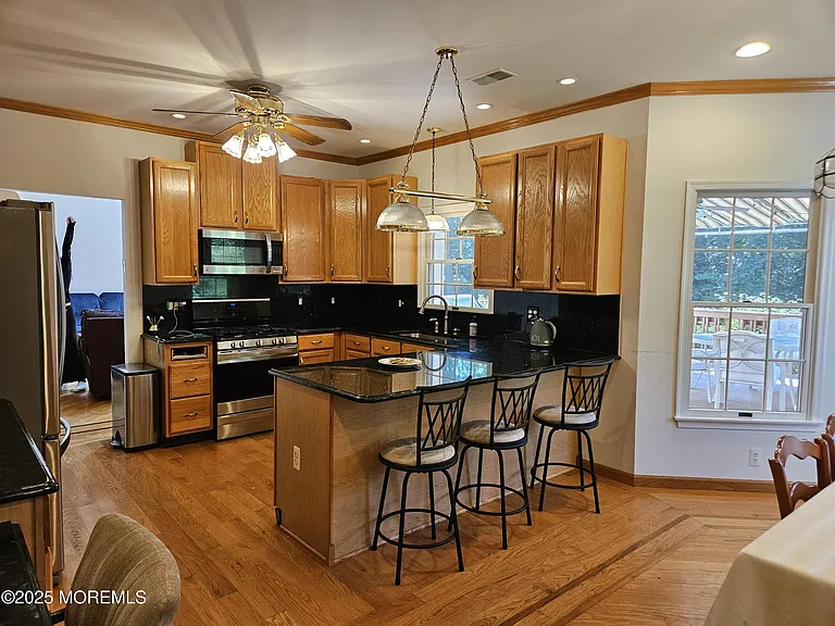 1577 Country Club Ln — Photo 36
