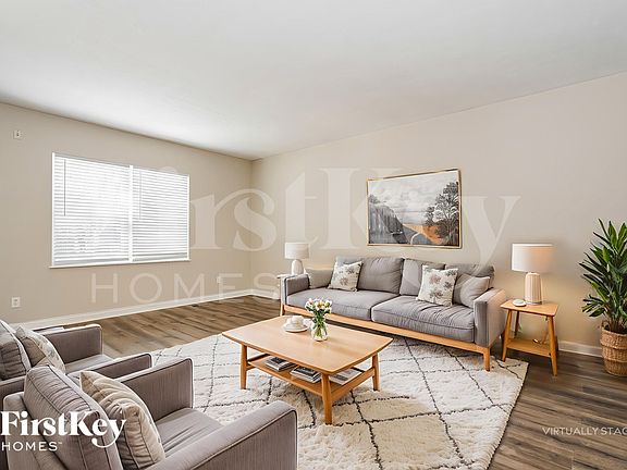 3rd image of 1527 W Quail Run Dr