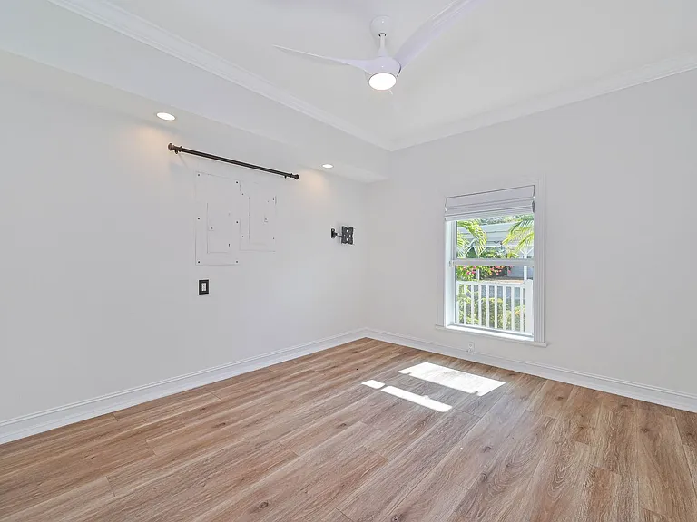 6941 Hunters Rd — Photo 19