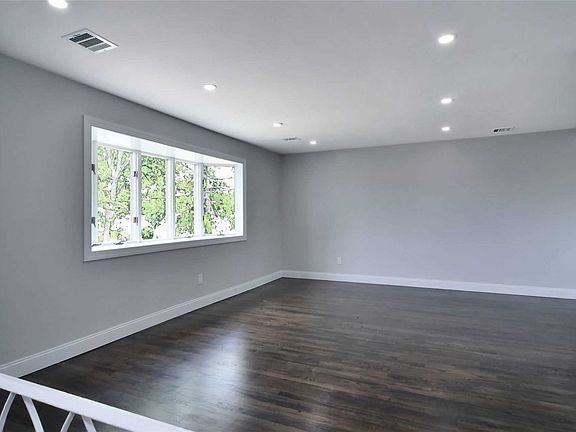 4th image of 2407 Spruce St