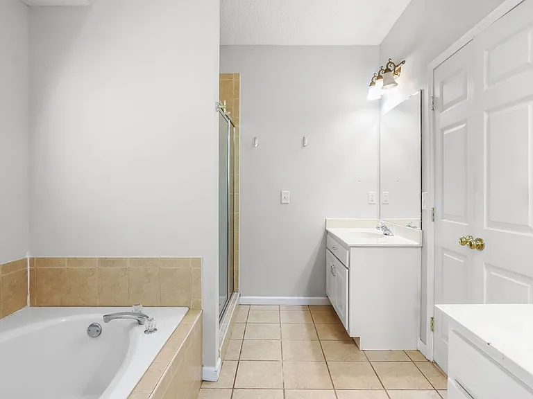 585 Cecily Dr — Photo 19
