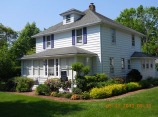 65 Old Depot Rd, Quogue, NY 11959