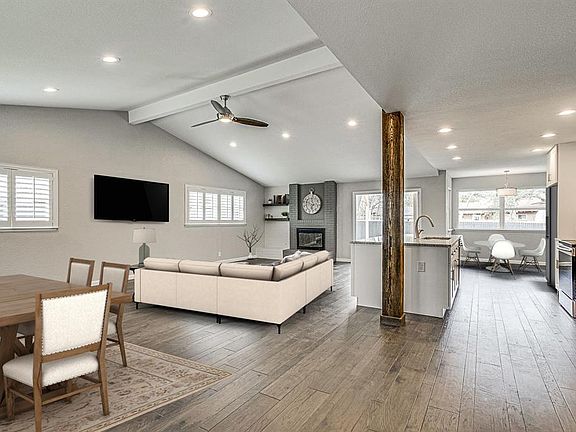 4th image of 3307 Dartmoor Dr
