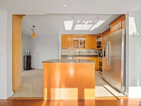 3rd image of 518 Ellery Ct #518