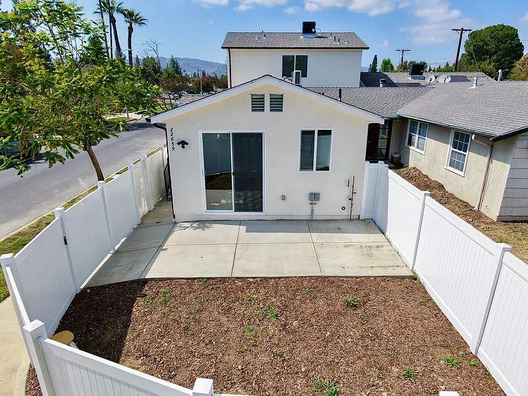 22657 Valerio St #22659 — Photo 6
