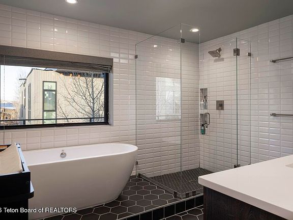 4th image of 855 Wheatleigh Way