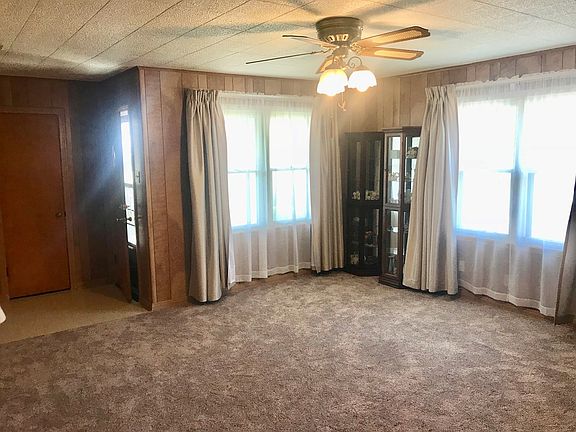 3rd image of 221 Sunshine Ave