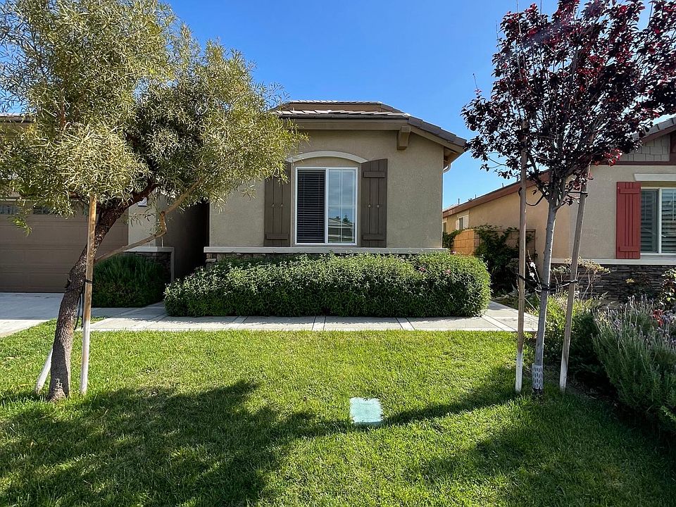 1st image of 15631 Allspice Ln