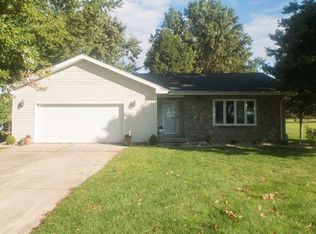 802 E Grant St, Watseka, IL 60970