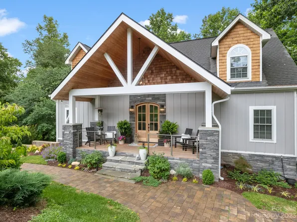 135 Brogden Ln, Hendersonville, NC 28791