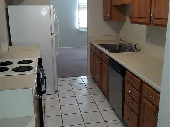 3rd image of 603 Johnson Dr