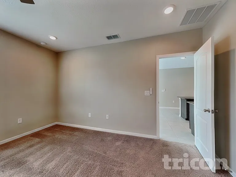 4648 Lindever Ln — Photo 7