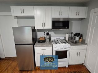 579 State St APT 1, Portsmouth, NH 03801