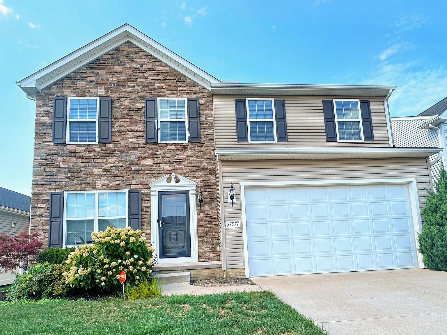 37571 Tail Feather Dr — Photo 1