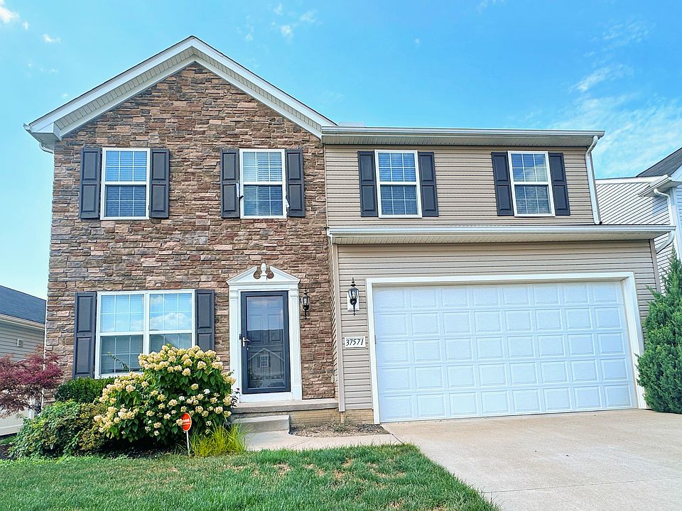 1st image of 37571 Tail Feather Dr