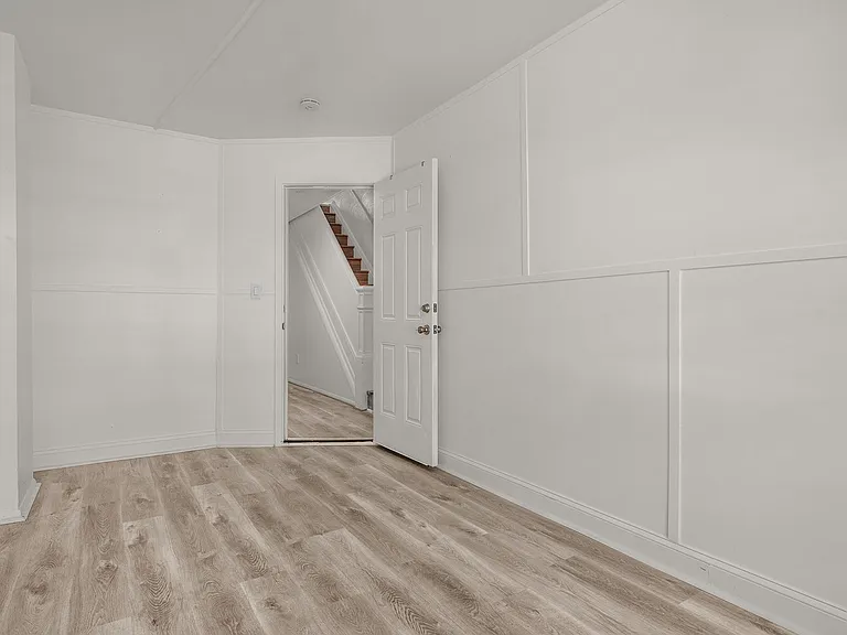 2335 Lauretta Ave — Photo 7