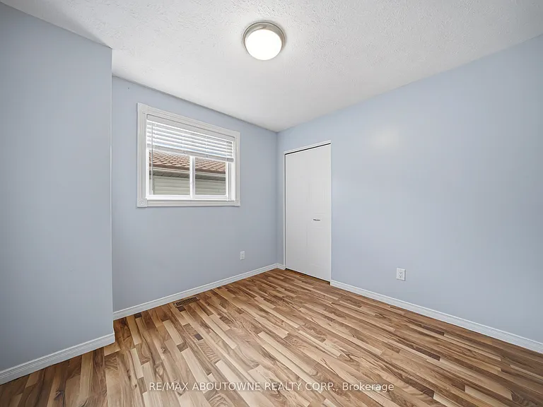 146 Bankside Dr N #UPPER — Photo 15