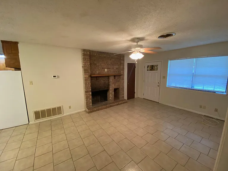 604 California St — Photo 4