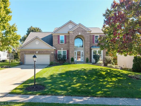 853 Edgar Ln, Brunswick, OH 44212
