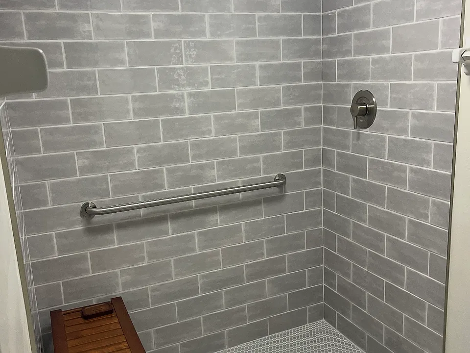241 W 3rd Ave #4