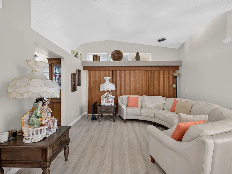 3077 SE Galt Cir — Photo 10