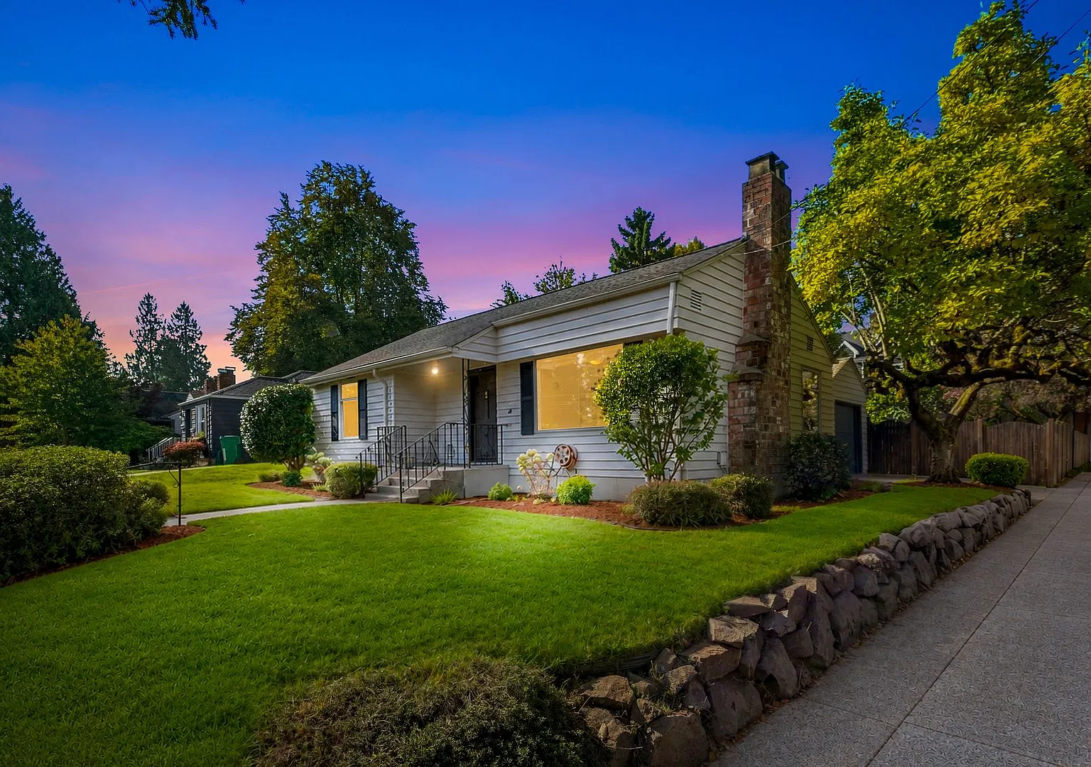 3Bd/1.75Ba Seattle Home — Photo 2