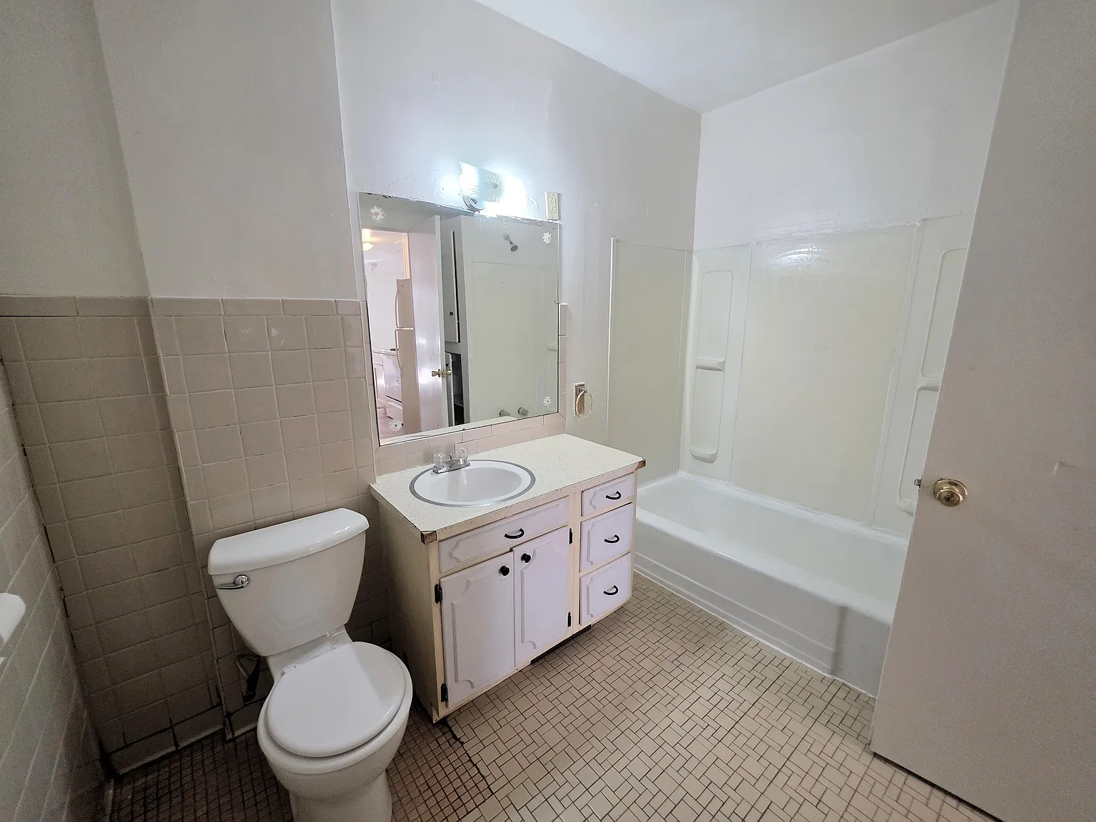 2 bed, $985 — Photo 4