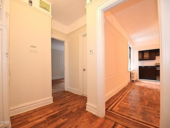 5th image of 2680 30th St APT 4R