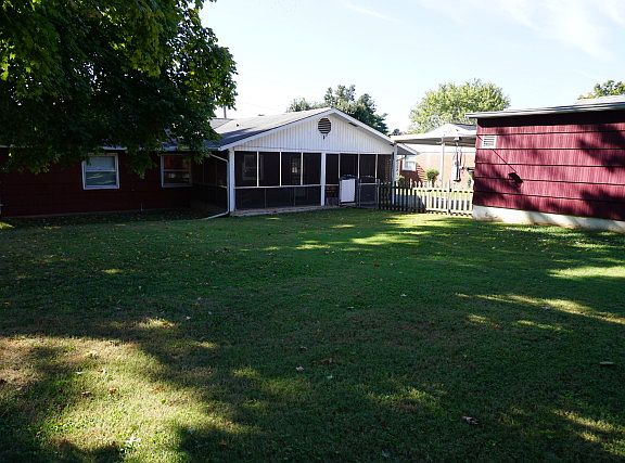2nd image of 3113 Myrtlewood Dr
