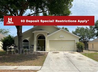 2272 Merry Rd, Tavares, FL 32778