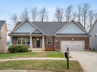 4000 Emerald Spring Pl, Coldstream, KY 40245