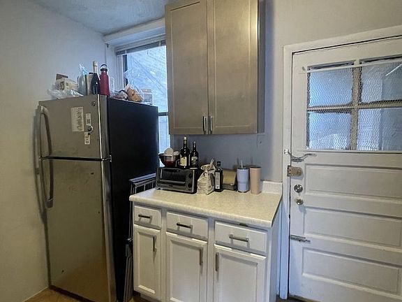 4th image of 1103 W Barry Ave #2E