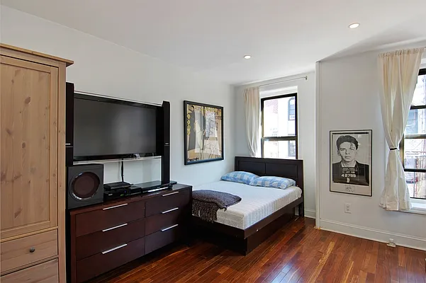 Rented by Corcoran | media 62