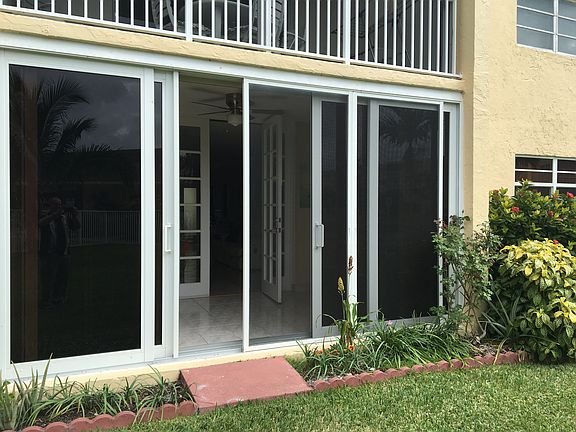5th image of 202 SE 10th St APT 101
