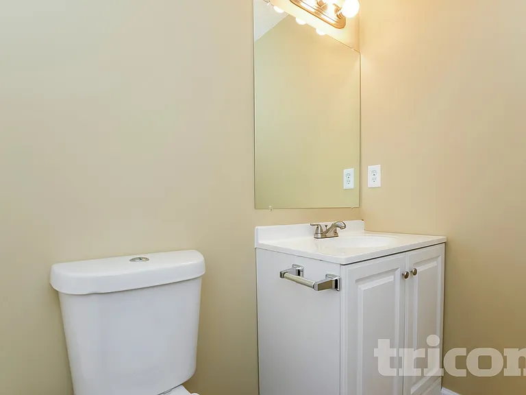 48 Halehaven Dr — Photo 11