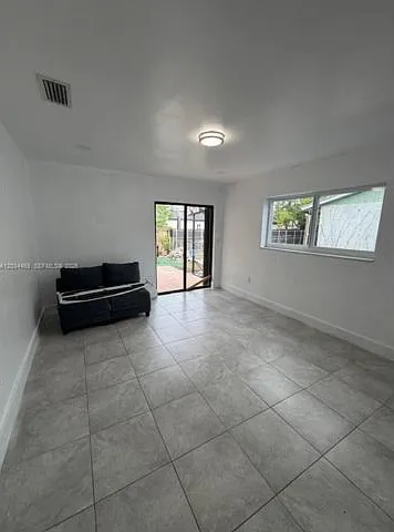 20301 SW 117th Ave — Photo 3