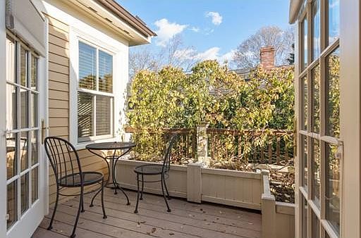 4th image of 106 Foster St #106