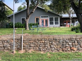 3802 River Oaks Dr, Kingsland, TX 78639