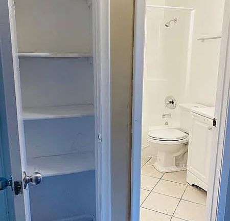 4th image of 5180 NE 6th Ave #418