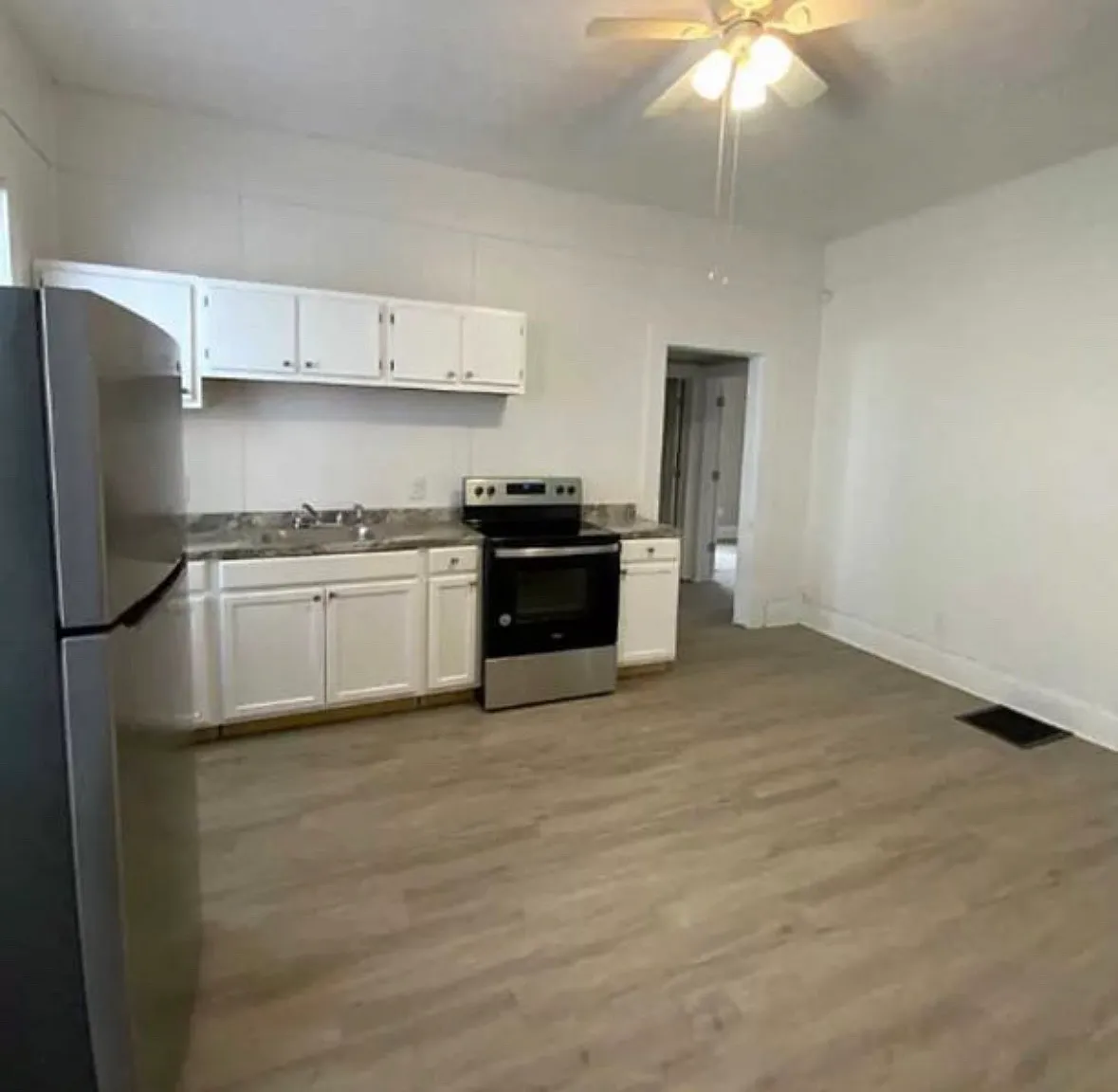 4 bed, 2000 sqft, $1,775 — Photo 2