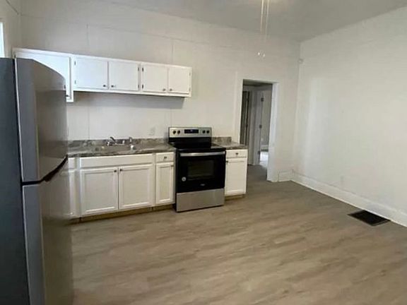 2nd image of 410 E 6th St