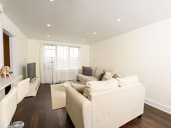 4th image of 25 Sedgwick Ave #6E