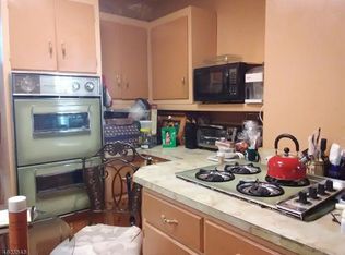 1061-1063 Anna St, Elizabeth, NJ 07201